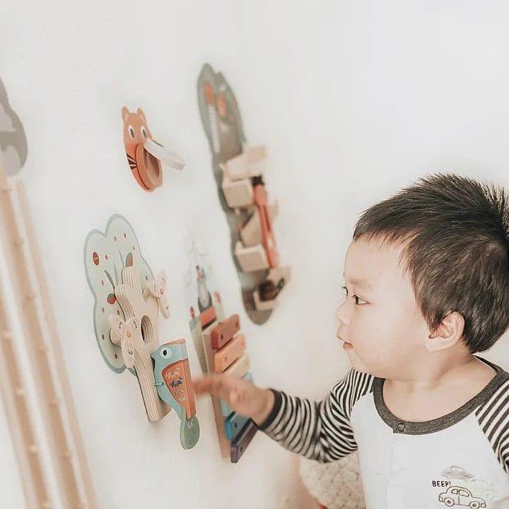 Oribel VertiPlay Wall Toy: Busy Woodpecker knocker